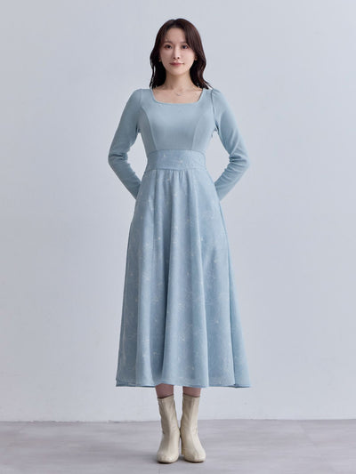 [11/13 22:00発売 期間限定 500円OFF]フラワードッキングワンピース 25AW：ペールブルー[102サイズ対応]