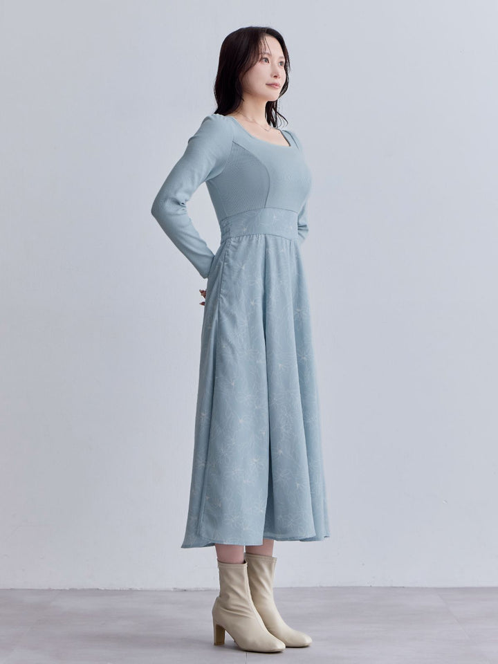 フラワードッキングワンピース 25AW：ペールブルー│胸が大きな女性の