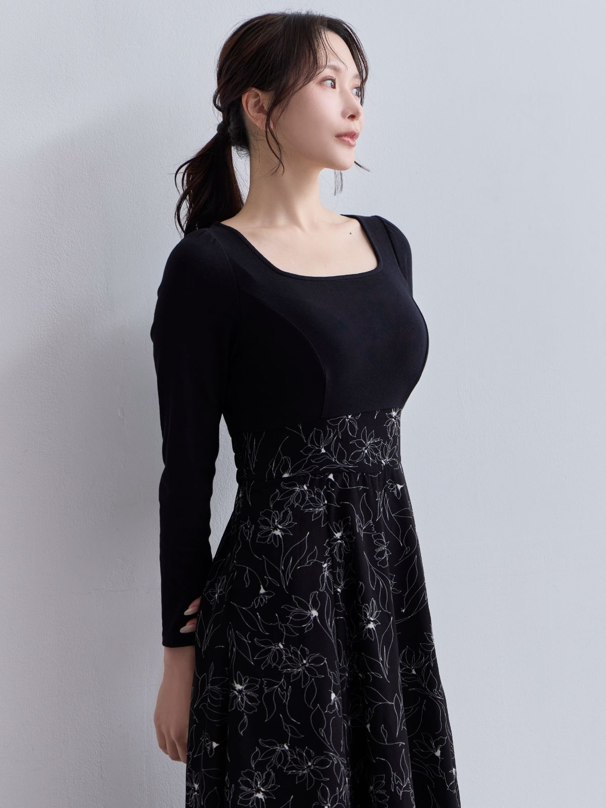 [11/13 22:00発売 期間限定 500円OFF]フラワードッキングワンピース 25AW：ブラック[102サイズ対応]