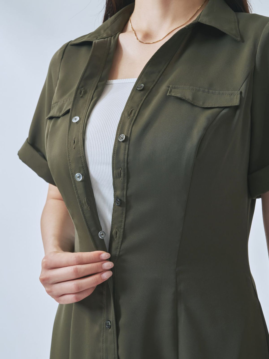 Aラインシャツワンピース 25AW：カーキ│胸が大きな女性のための