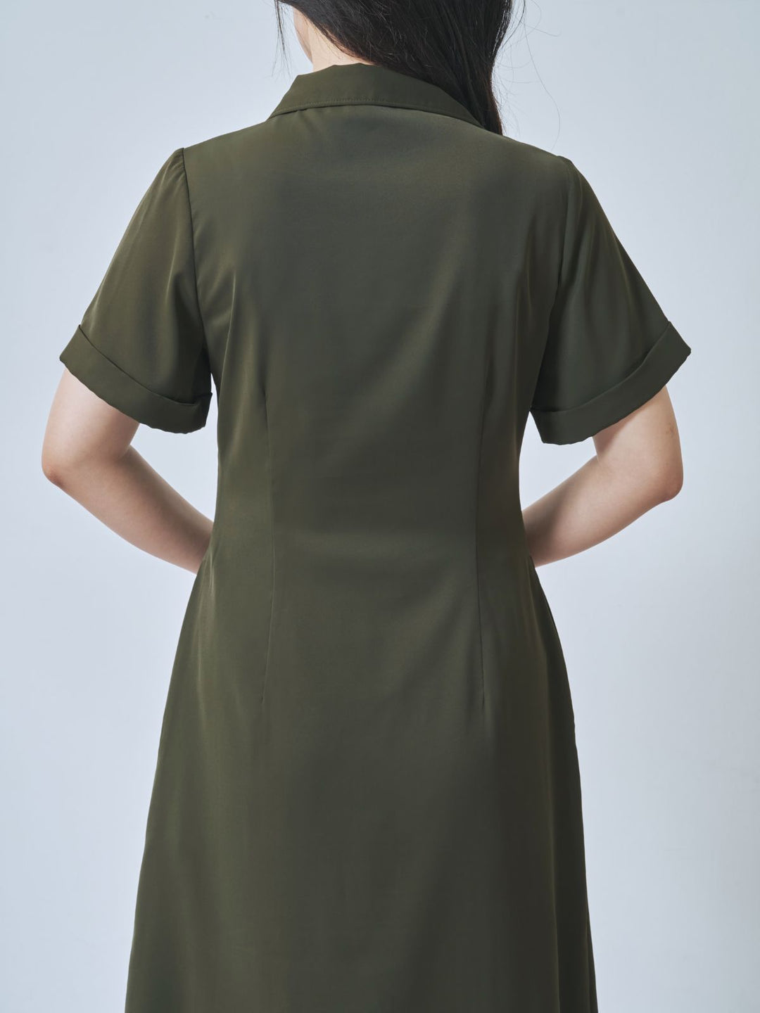 Aラインシャツワンピース 25AW：カーキ│胸が大きな女性のための