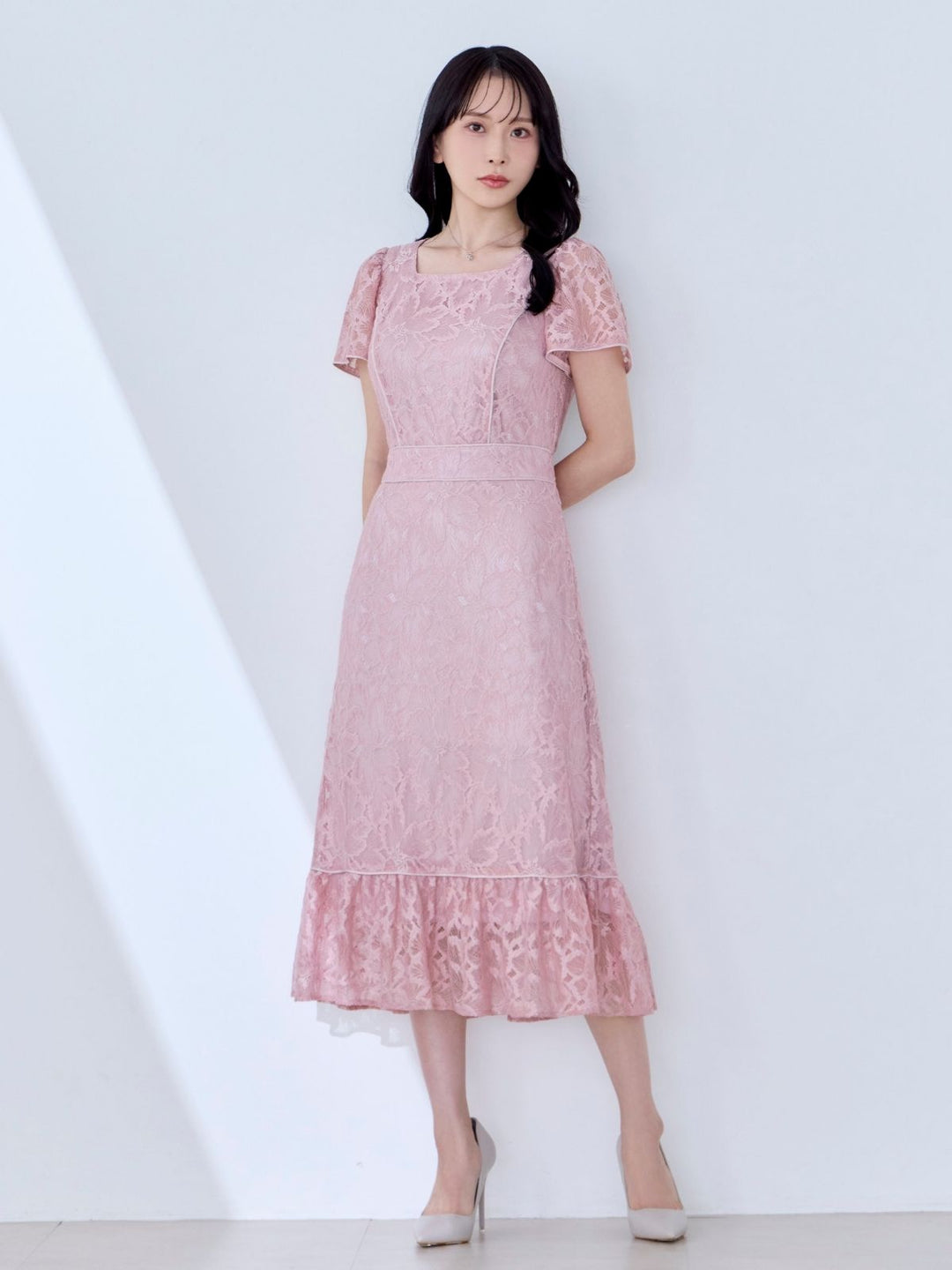 レースパイピングワンピース 25AW：ピンク│胸が大きな女性のための