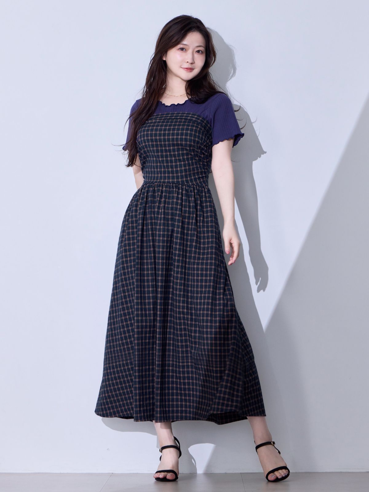 [8/28 22:00発売 期間限定 500円OFF]肩紐外せるチェックフレアワンピース：ネイビー[102サイズ対応/入荷次第発送]
