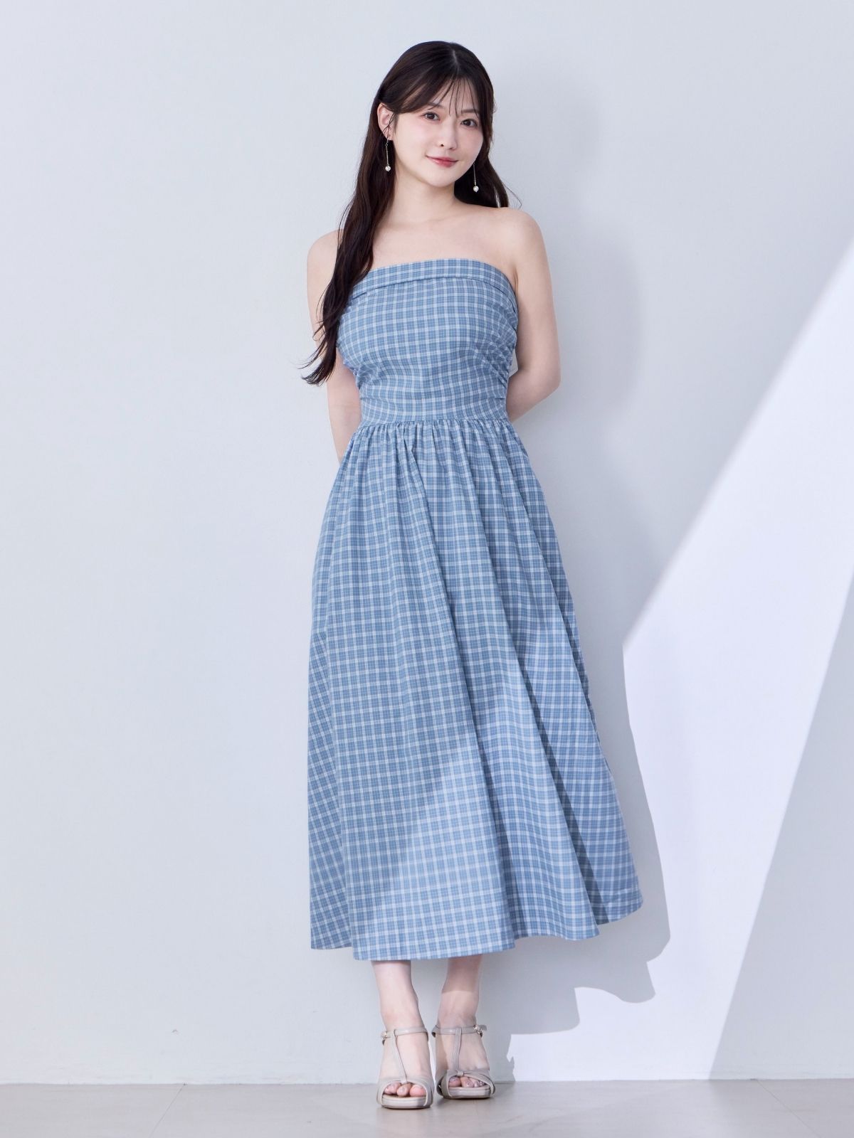 [8/28 22:00発売 期間限定 500円OFF]肩紐外せるチェックフレアワンピース：スモーキーブルー[102サイズ対応/入荷次第発送]