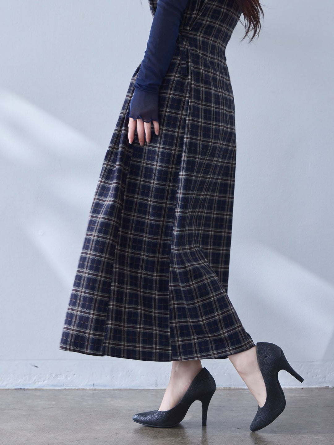 【完売品】overE オーバーイー ポリニージャンバースカートネイビー 90 C0122_11_1080x.jpg?v=1758197116