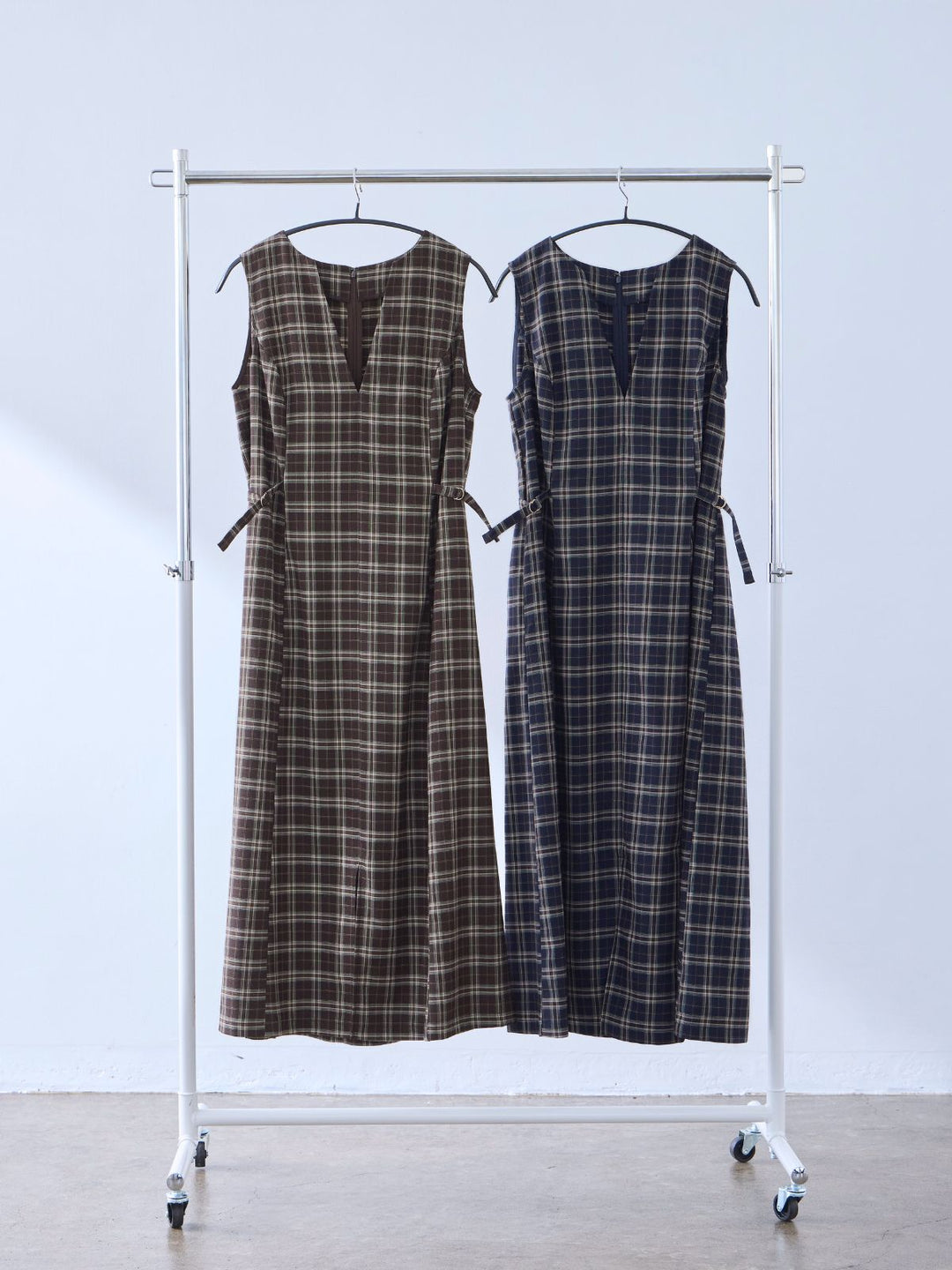 ポリニージャンパースカート：ブラウンチェック│胸が大きな女性のため