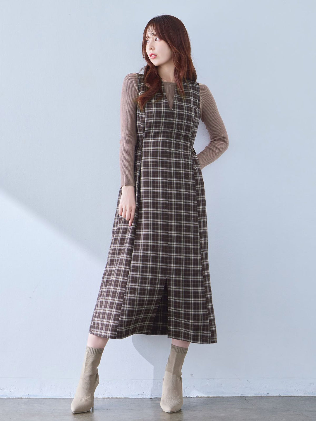 over E キーネックジャンパースカート　ダークブラウン　96 キーネックジャンパースカート：ダークブラウン│胸が大きな女性のため