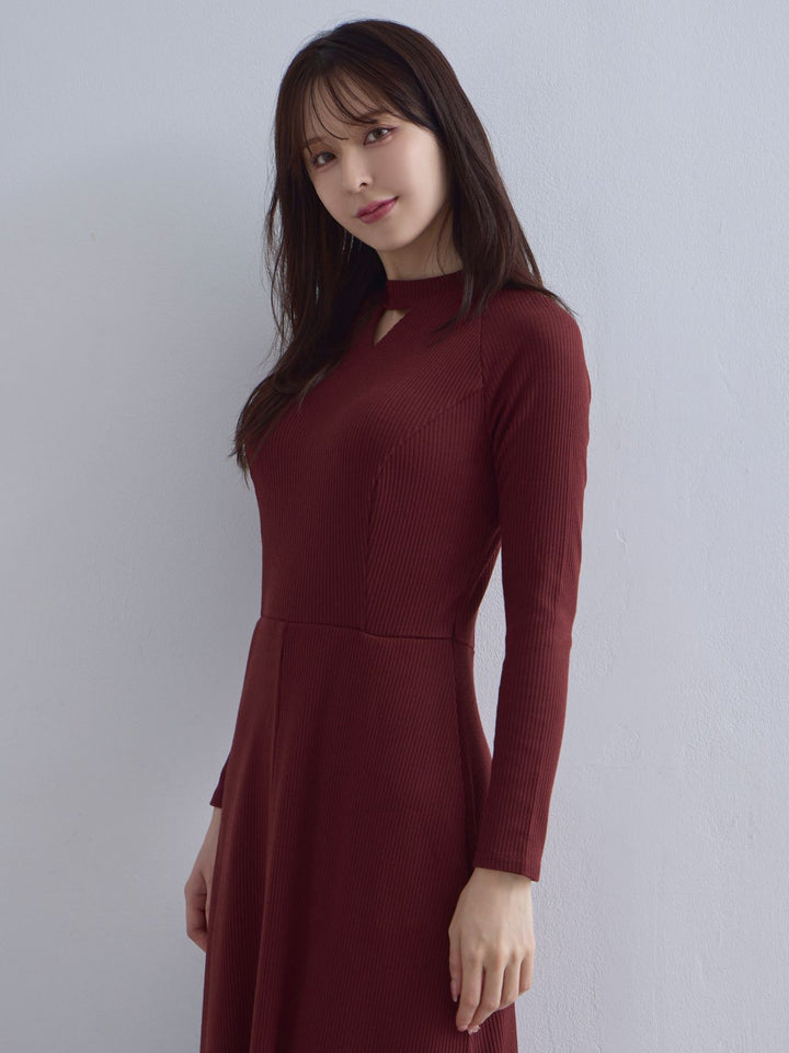 キーネックリブカットワンピース：ボルドー│胸が大きな女性のための