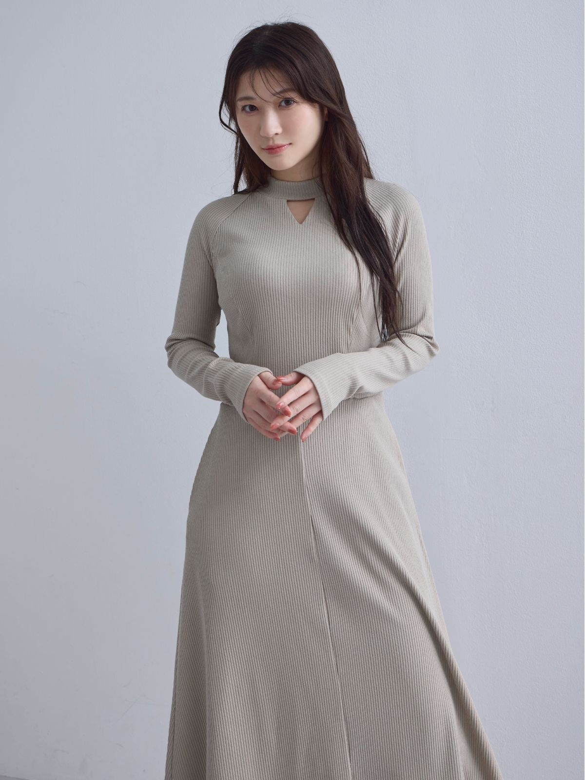 [10/23 22:00発売 期間限定 300円OFF]キーネックリブカットワンピース：サンドベージュ[102サイズ対応]