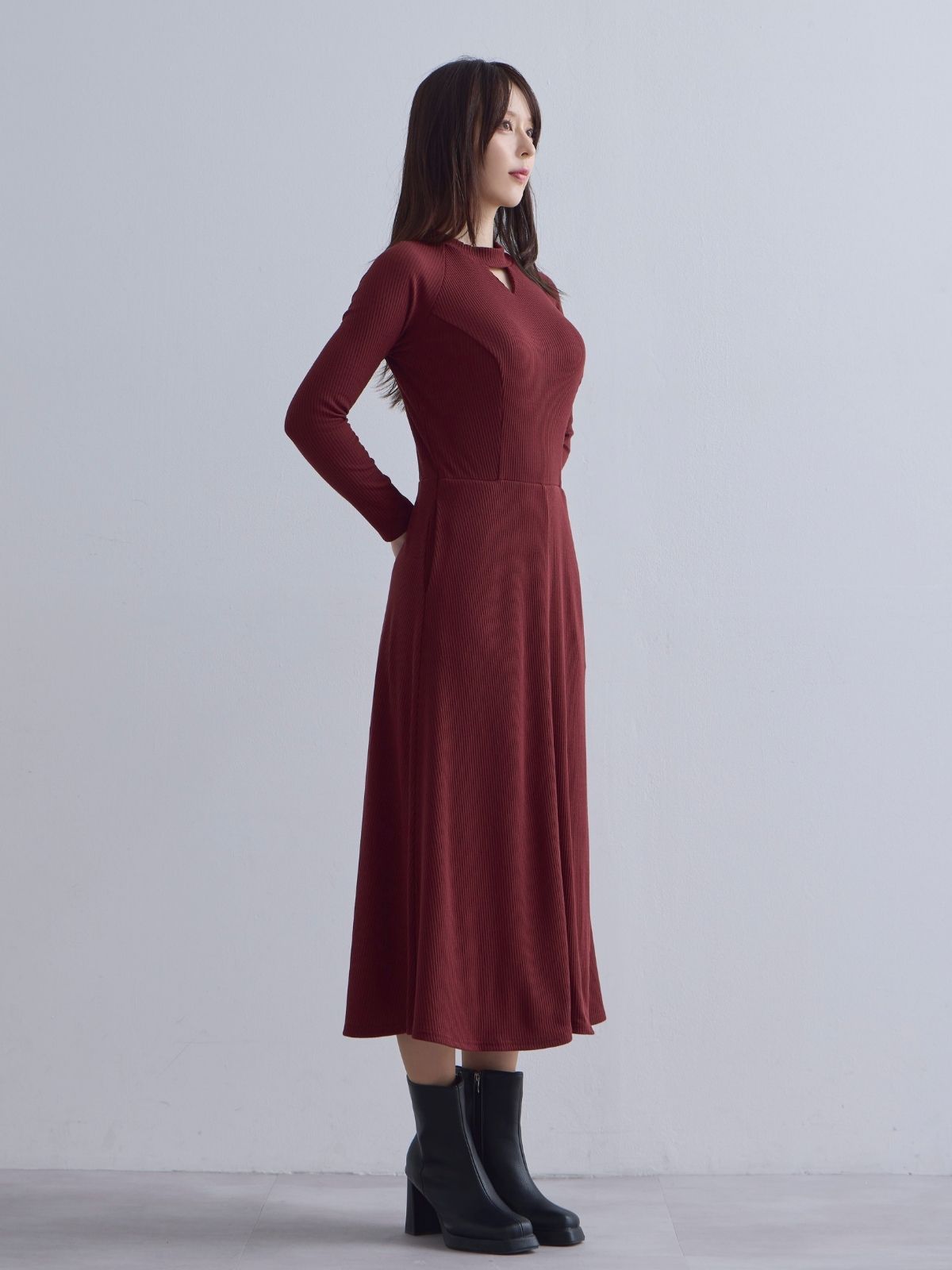 [10/23 22:00発売 期間限定 300円OFF]キーネックリブカットワンピース：ブラック[102サイズ対応]