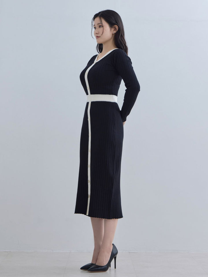 タイト風ワイドリブニットワンピース：ブラックバイカラー│胸が大きな