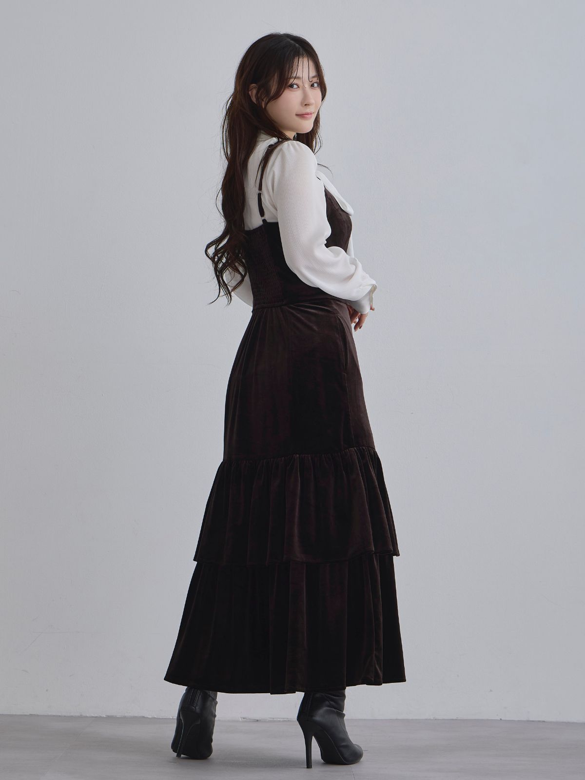 [11/27 22:00発売]ベロアキャミティアードワンピース：ブラウン[102サイズ対応]