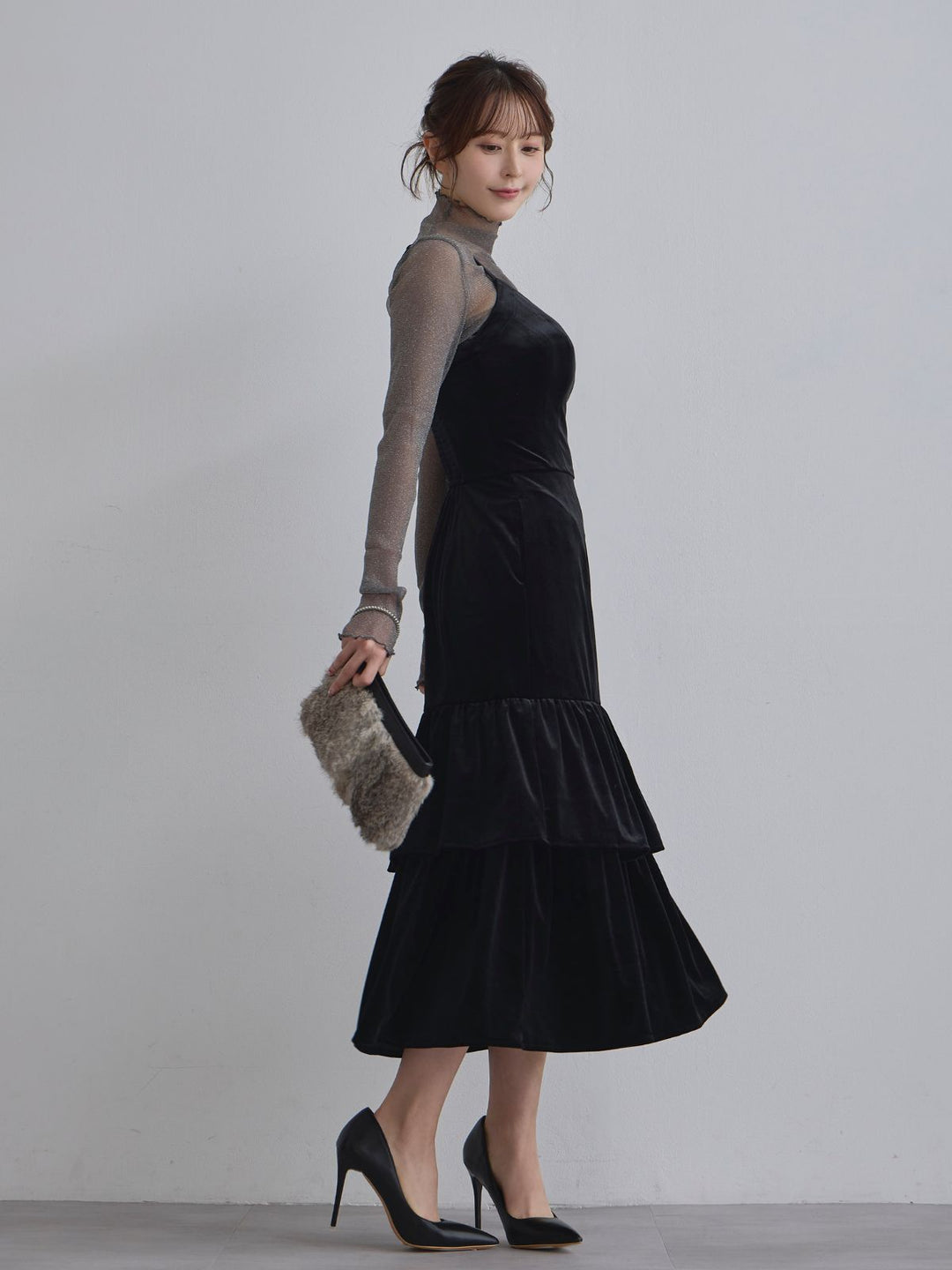 overE プルオーバーデザイン キャミワンピース ブラック96 overE プルオーバーデザイン キャミワンピース ブラック96