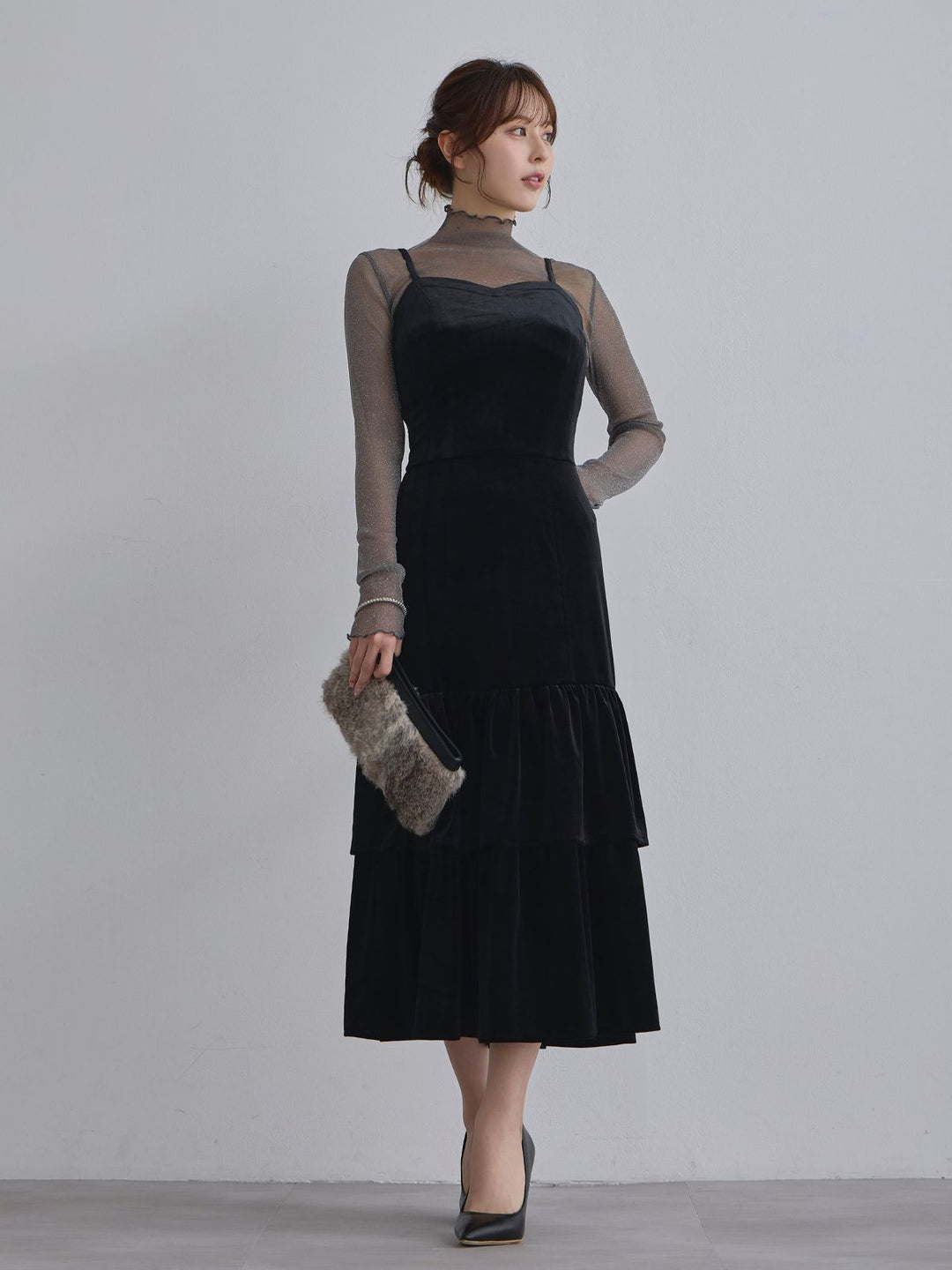 ベロアキャミティアードワンピース：ブラック│胸が大きな女性のための