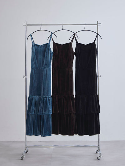 [11/27 22:00発売]ベロアキャミティアードワンピース：ブラック[102サイズ対応]