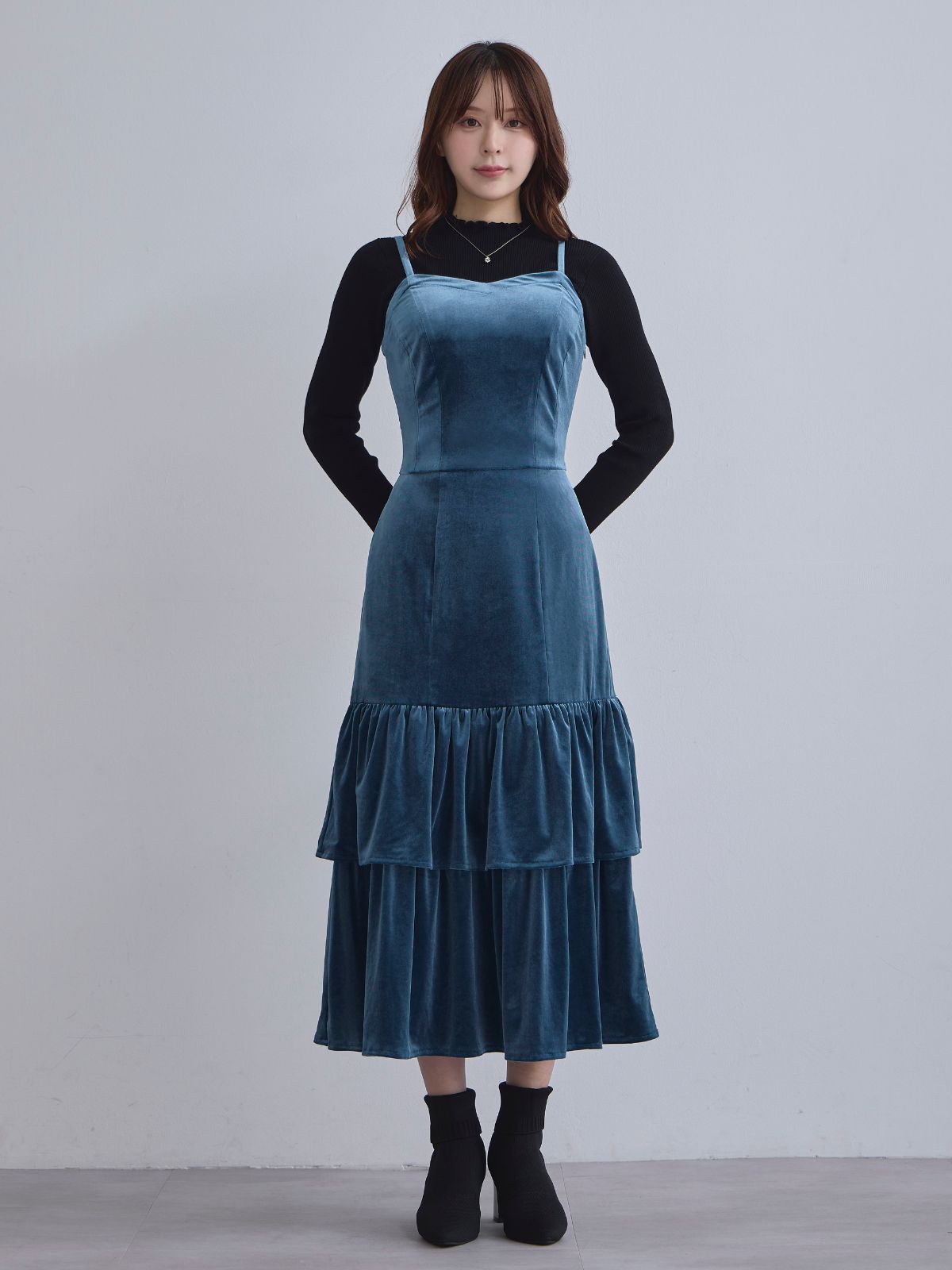 [11/27 22:00発売]ベロアキャミティアードワンピース：ブラック[102サイズ対応]