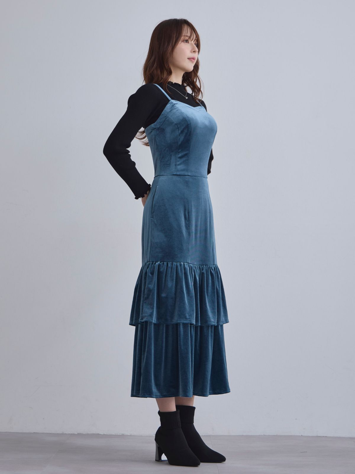 [11/27 22:00発売]ベロアキャミティアードワンピース：ブラック[102サイズ対応]