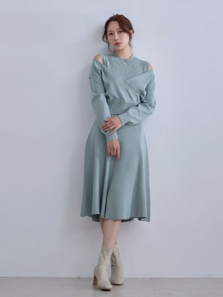 アンサンブルパネルニットワンピース：アクアグリーン│胸が大きな女性