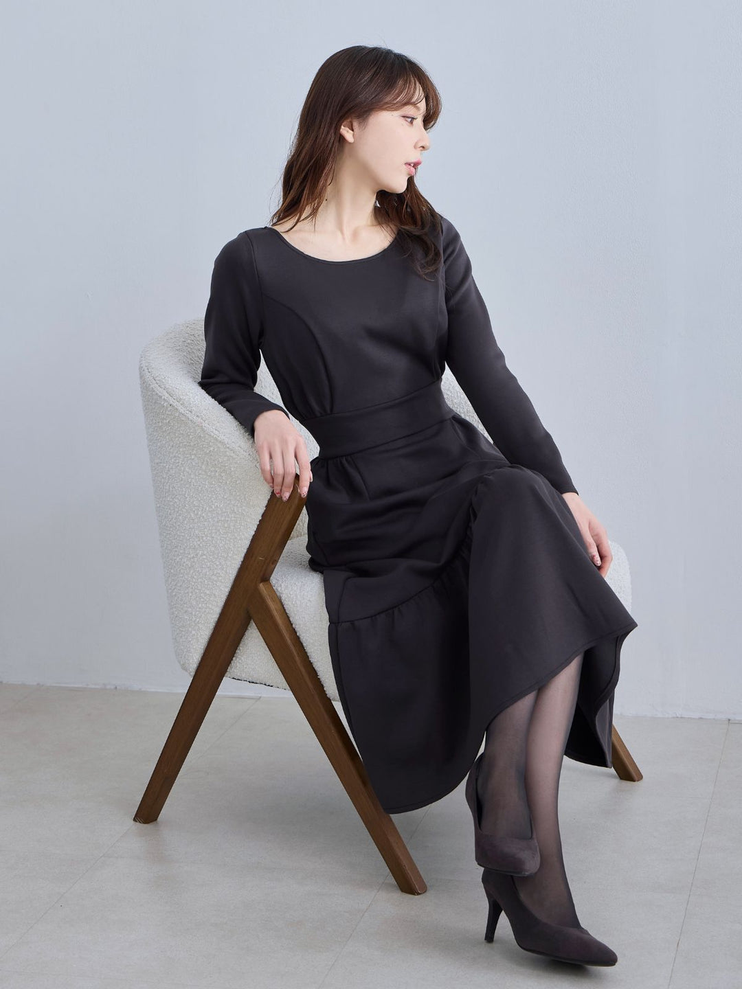 overE 7分袖スクエアネックフレアワンピース　ネイビー 7分袖スクエアネックフレアワンピース：ネイビー│胸が大きな女性の