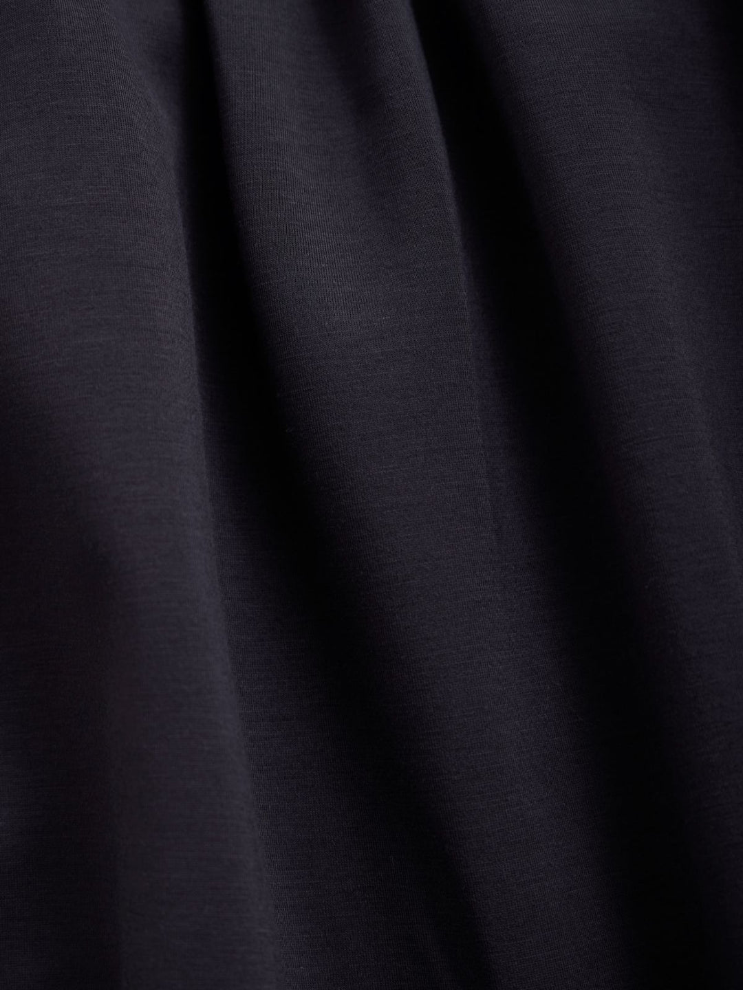 裏起毛プルオーバーティアードワンピース：チャコール│胸が大きな女性