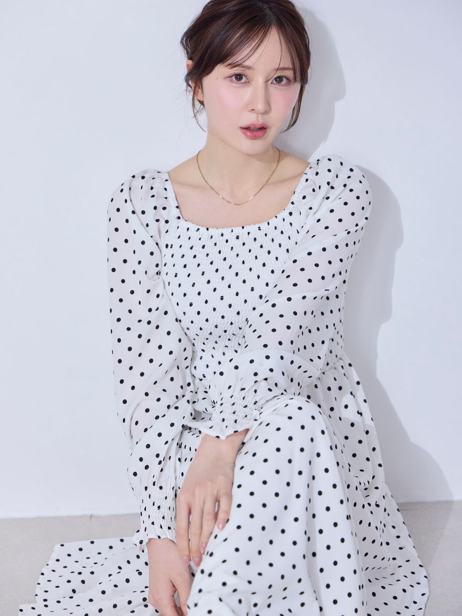 [3/26 22:00発売 期間限定 500円OFF]スクエアネックシャーリングワンピース：ホワイトドット[102サイズ対応/入荷次第発送]