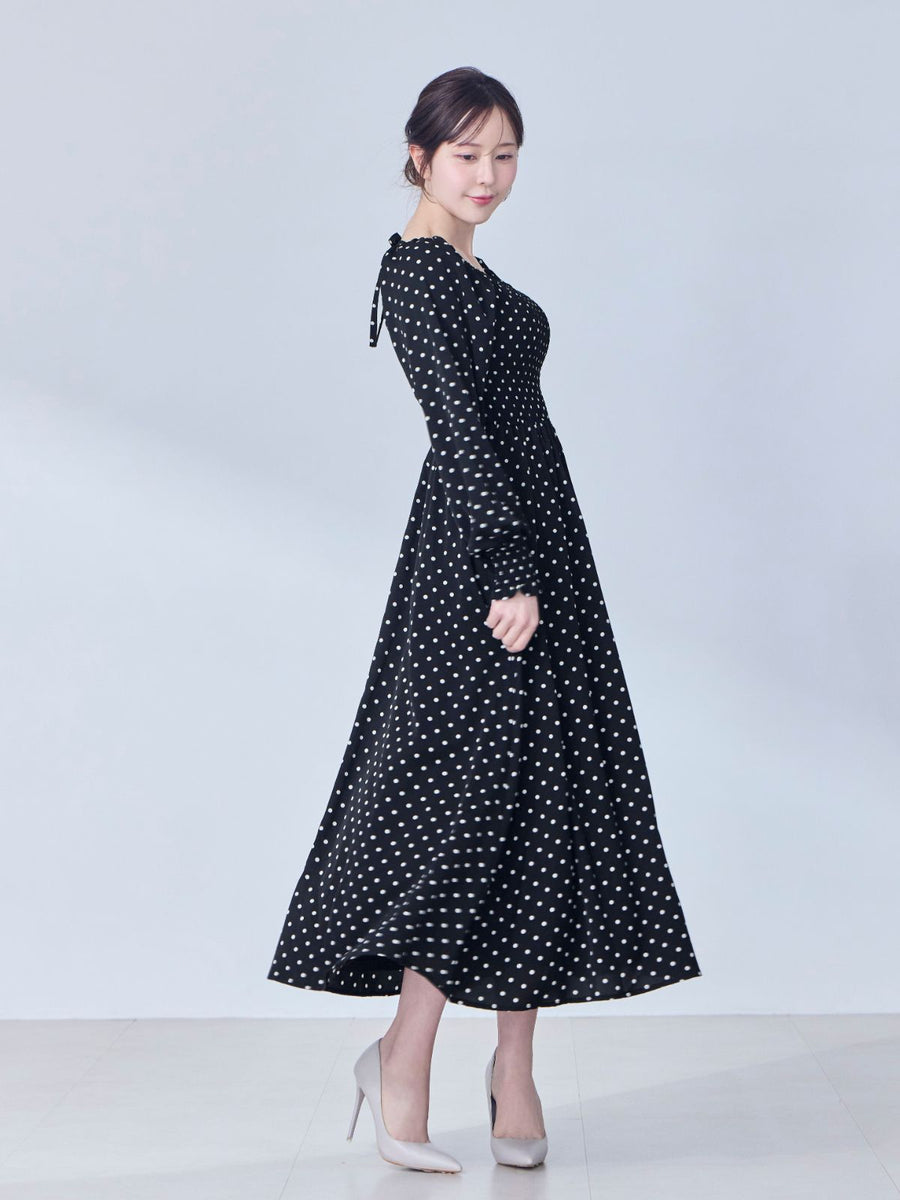 [3/26 22:00発売 期間限定 500円OFF]スクエアネックシャーリングワンピース：ブラックドット[102サイズ対応/入荷次第発送]