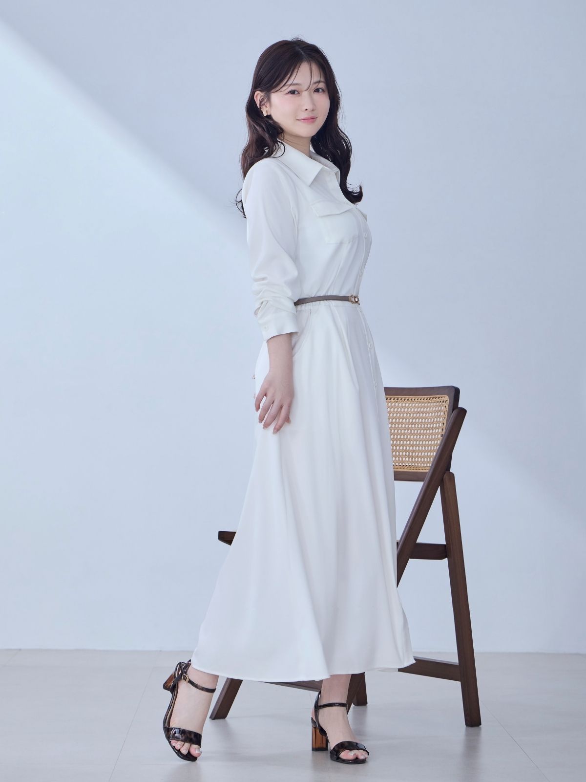 ドロストシャツワンピース 26SS：ホワイト│胸が大きな女性のための