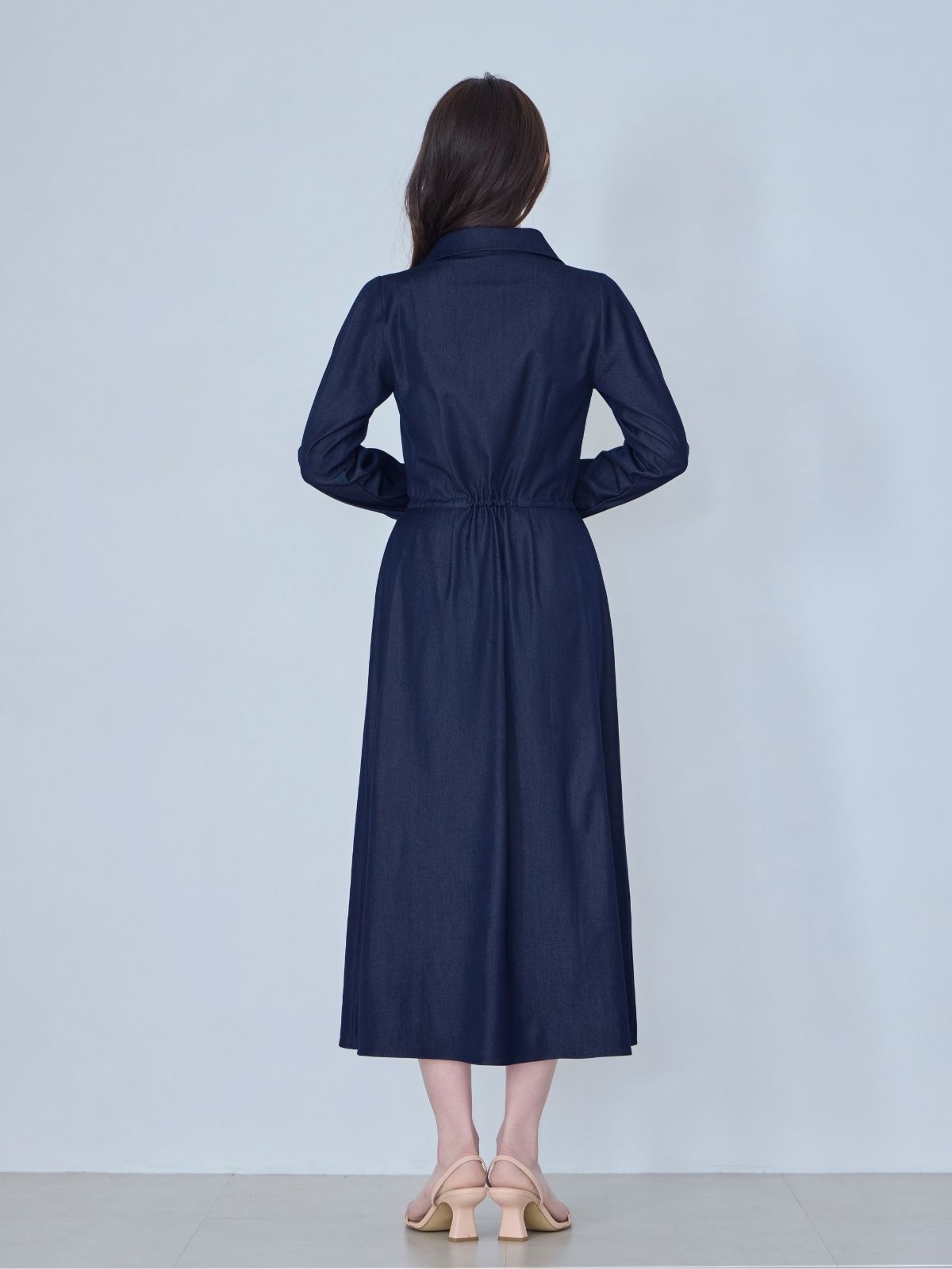ドロストシャツワンピース 26SS：ホワイト│胸が大きな女性のための