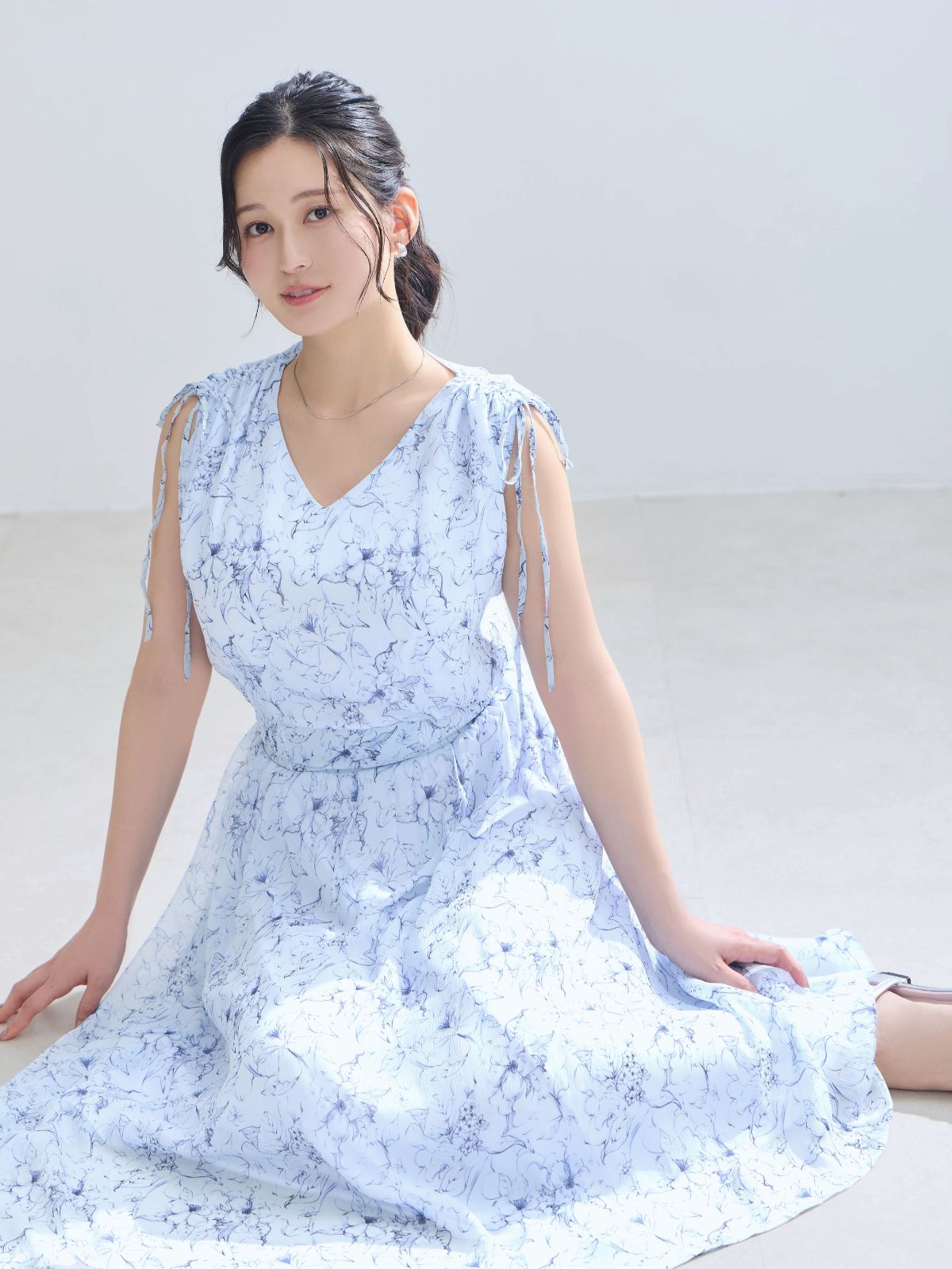 楊柳シフォンショルダーリボンワンピース：ブルー│胸が大きな女性の