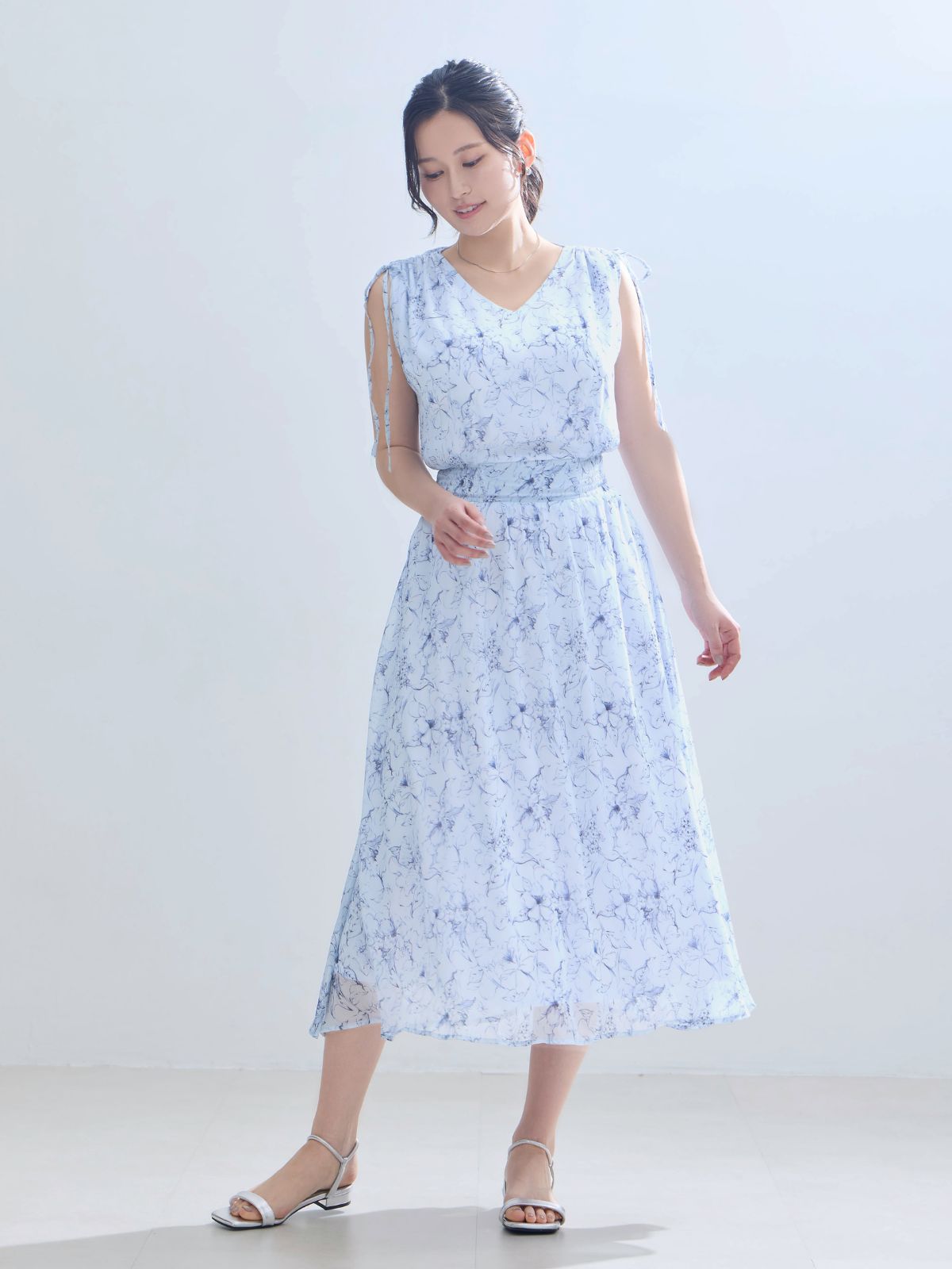 楊柳シフォンショルダーリボンワンピース：ブルー│胸が大きな女性の