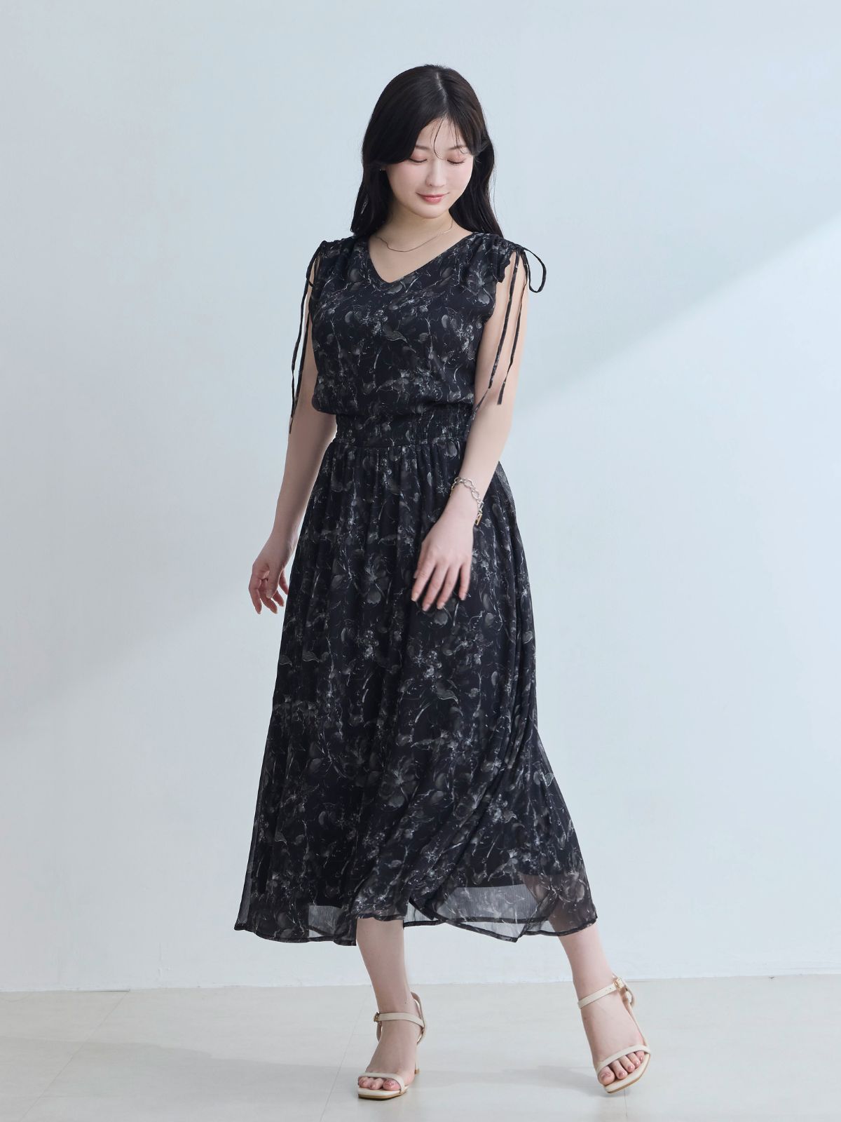 overE オーバーイー 夏　楊柳シフォンショルダーリボンワンピース　96 楊柳シフォンショルダーリボンワンピース：ブラック│胸が大きな女性の