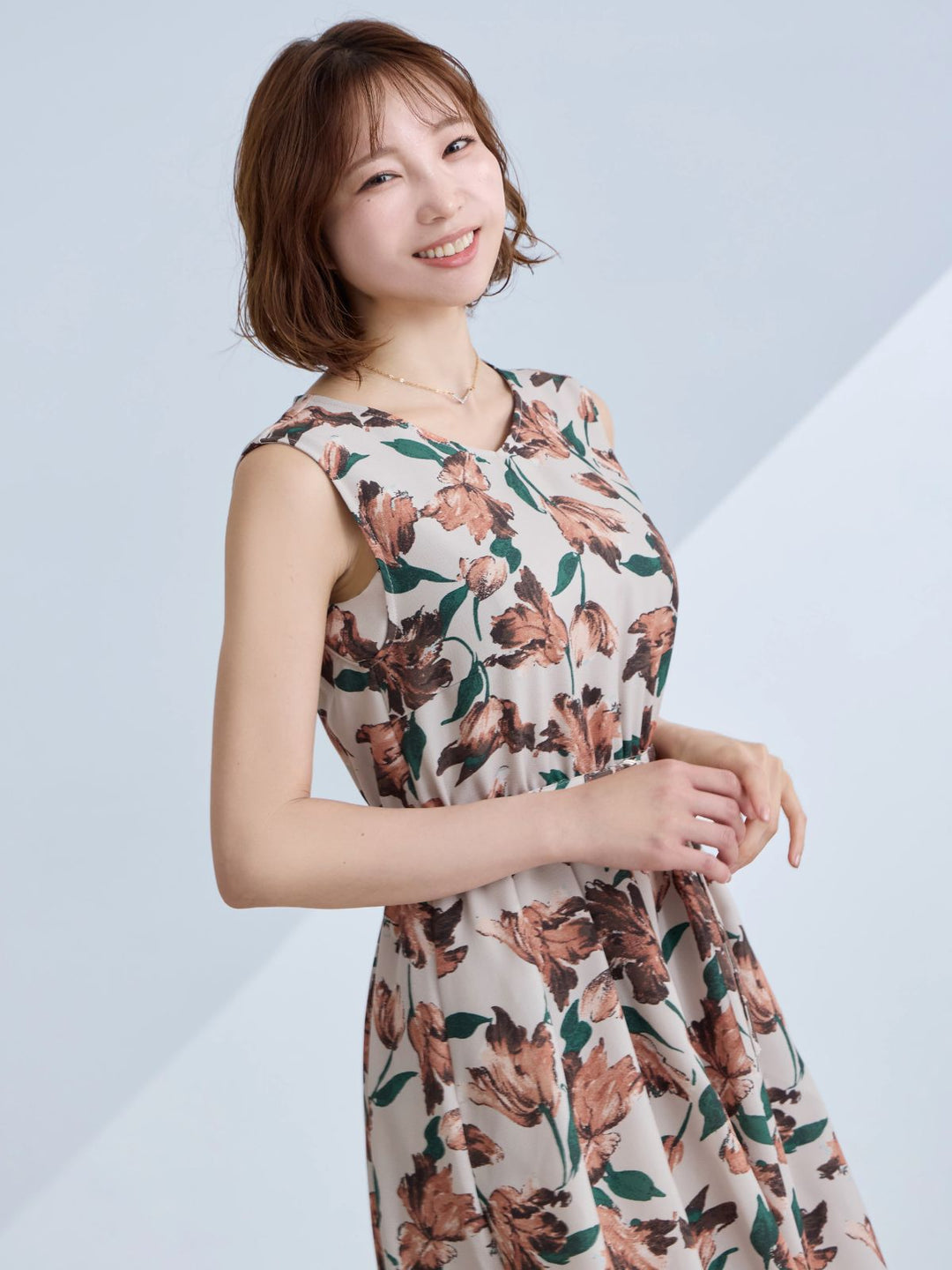 overE レトロワンピース(90サイズ) レトロフラワーワンピース：コーラル│胸が大きな女性のための