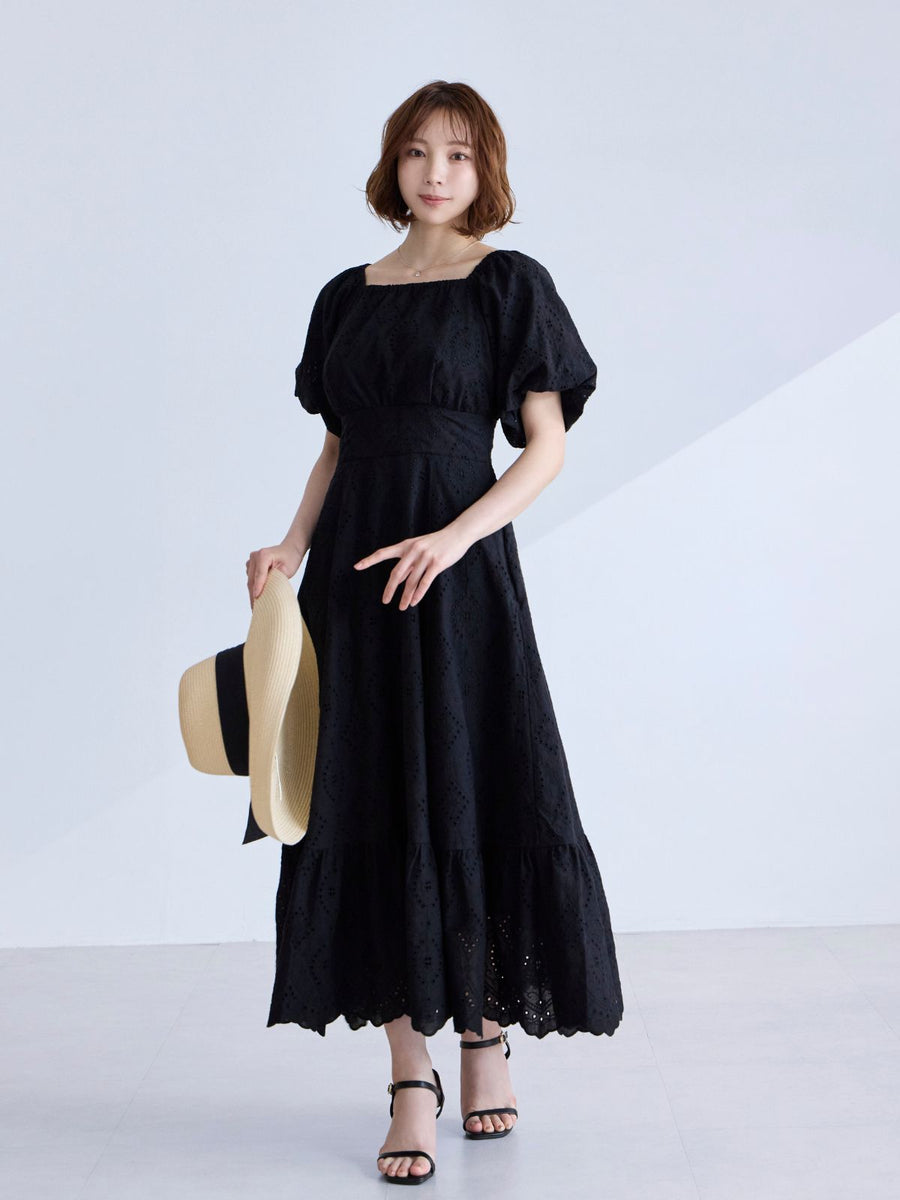 [5/28 22:00発売 期間限定 1000円OFF]半透明ブラ紐付き オフショルにできるコットンレースワンピース：ブラック[Sサイズ対応]