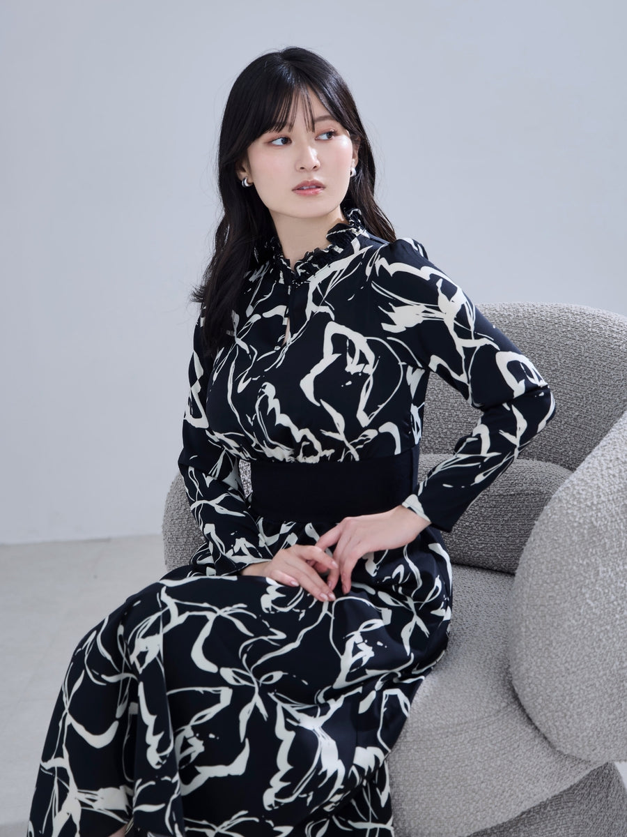 [9/10 22:00発売 期間限定 500円OFF]ネックスリットウエストリブワンピース：ブラック