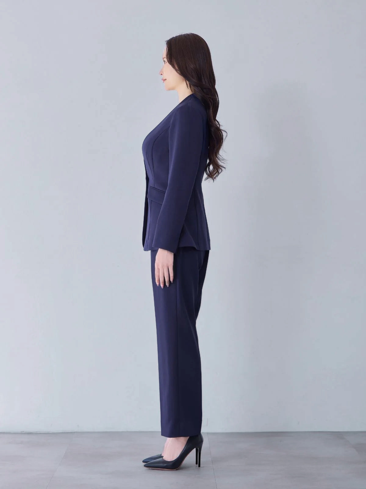 [10/16 22:00発売 期間限定 500円OFF]ノーカラーハイストレッチジョーゼットジャケット 25AW：ブラック[102サイズ対応]