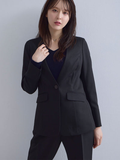 [10/16 22:00発売 期間限定 500円OFF]ノーカラーハイストレッチジョーゼットジャケット 25AW：ブラック[102サイズ対応]