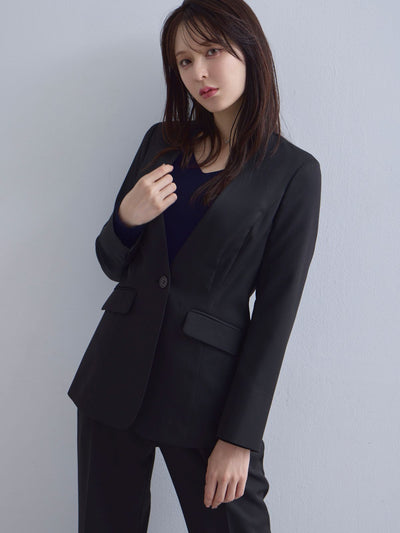 [10/16 22:00発売 期間限定 500円OFF]ノーカラーハイストレッチジョーゼットジャケット 25AW：ブラック[102サイズ対応]