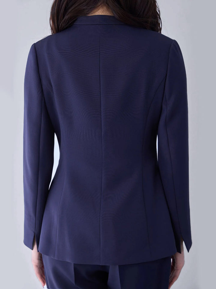 ノーカラーハイストレッチジョーゼットジャケット：モカ│胸が大きな