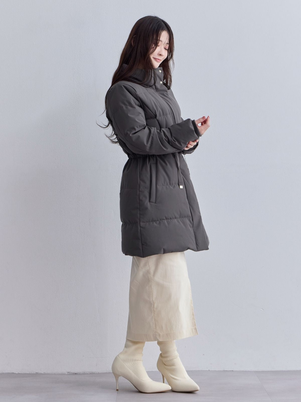 [10/30 22:00発売 期間限定 1500円OFF]ウエストマークストレッチダウンコート：チャコール[102サイズ対応]