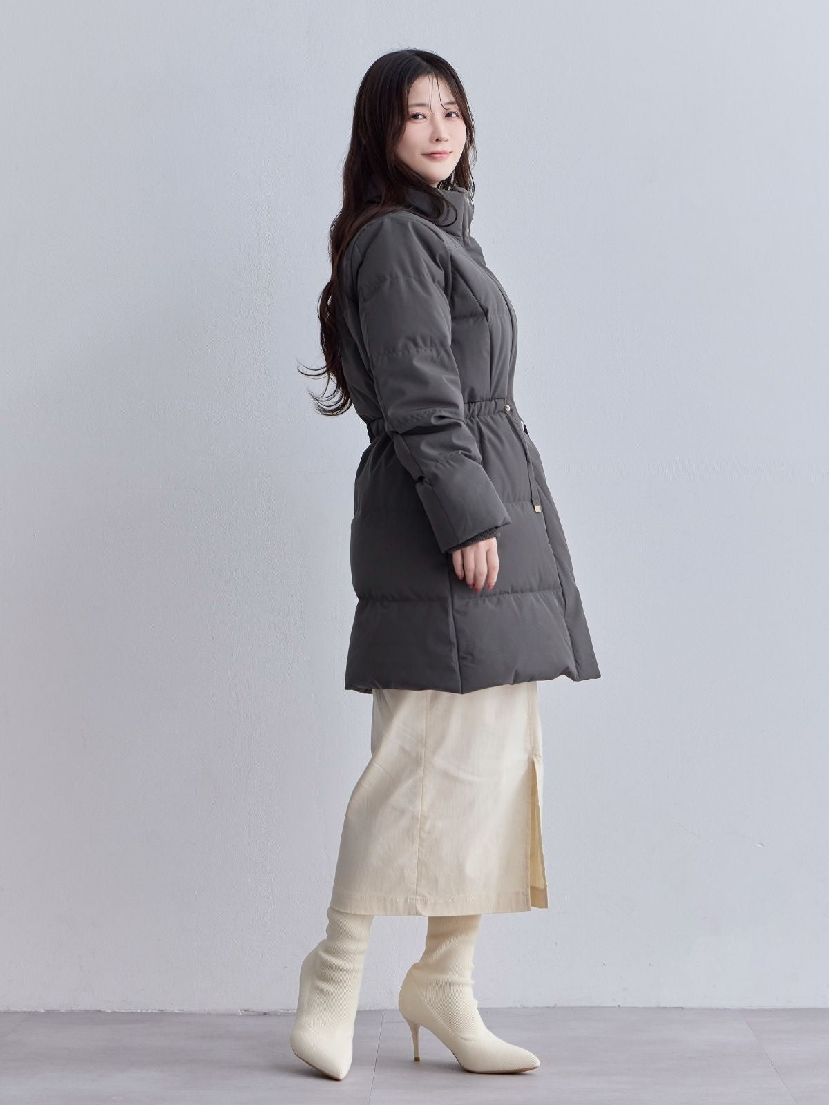 [10/30 22:00発売 期間限定 1500円OFF]ウエストマークストレッチダウンコート：チャコール[102サイズ対応]