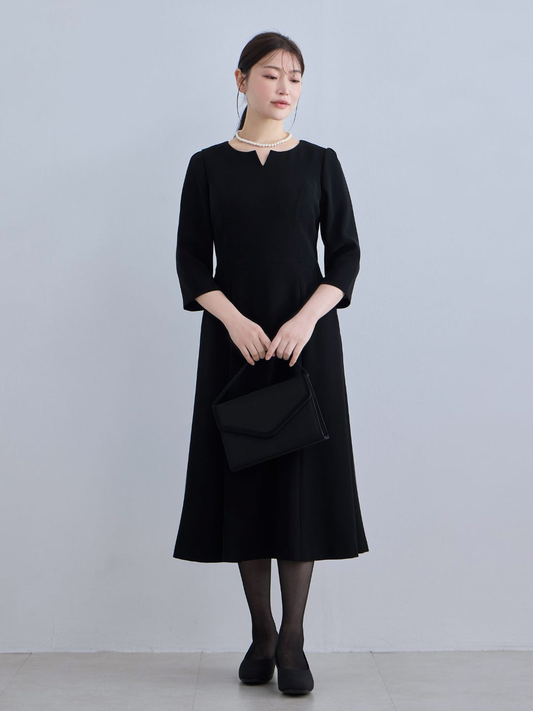 ブラックフォーマル Aラインワンピース：ブラック│胸が大きな女性の