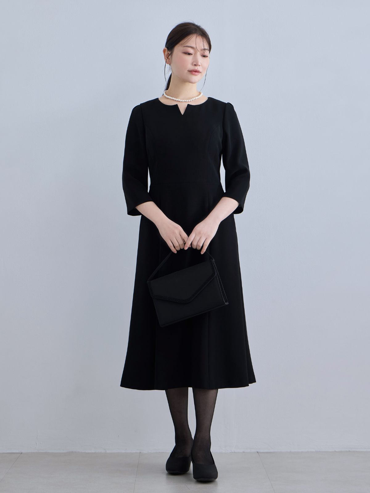 ブラックフォーマル Aラインワンピース：ブラック│胸が大きな女性の