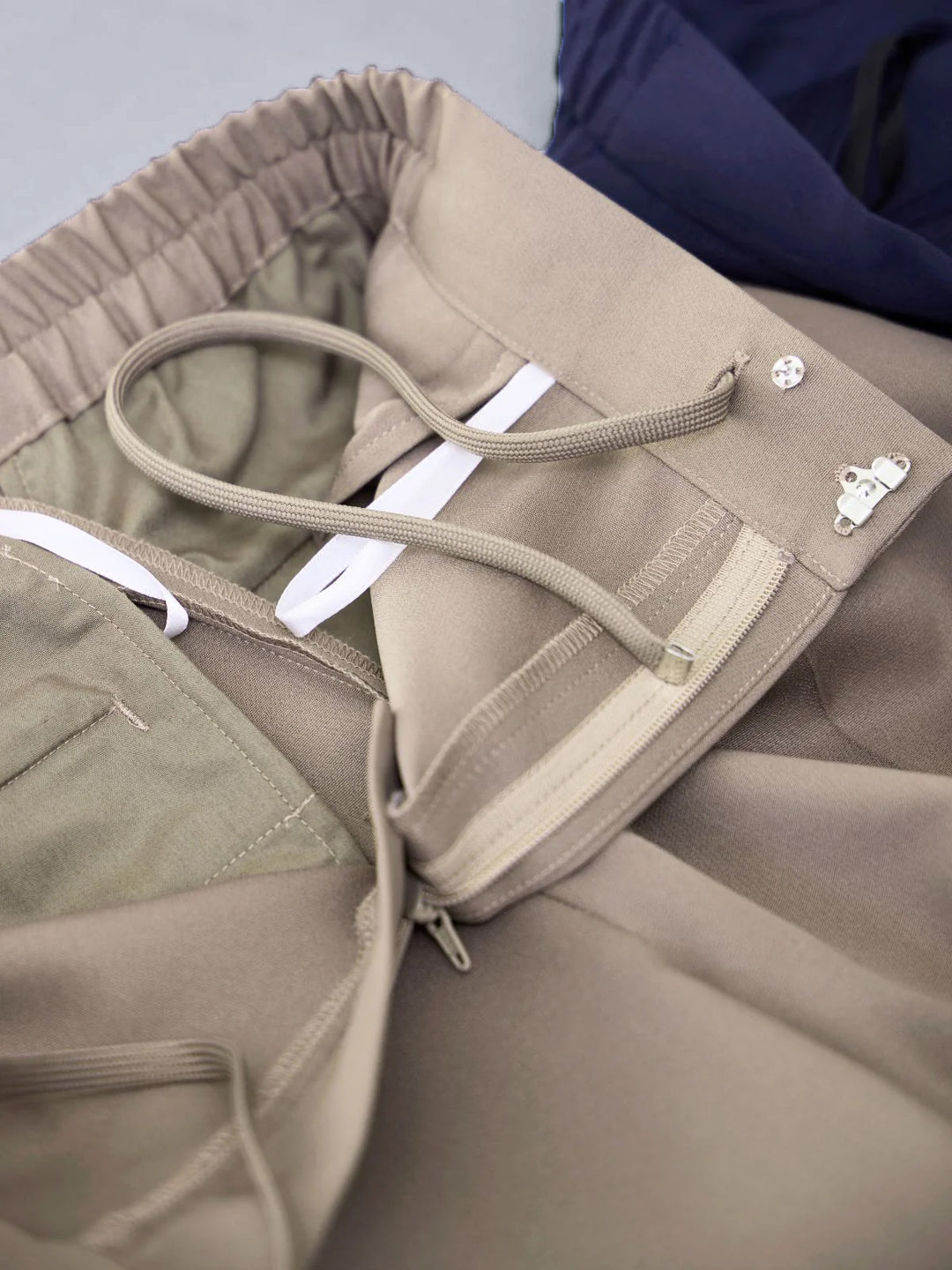 ハイストレッチジョーゼットパンツ：モカ│胸が大きな女性のための