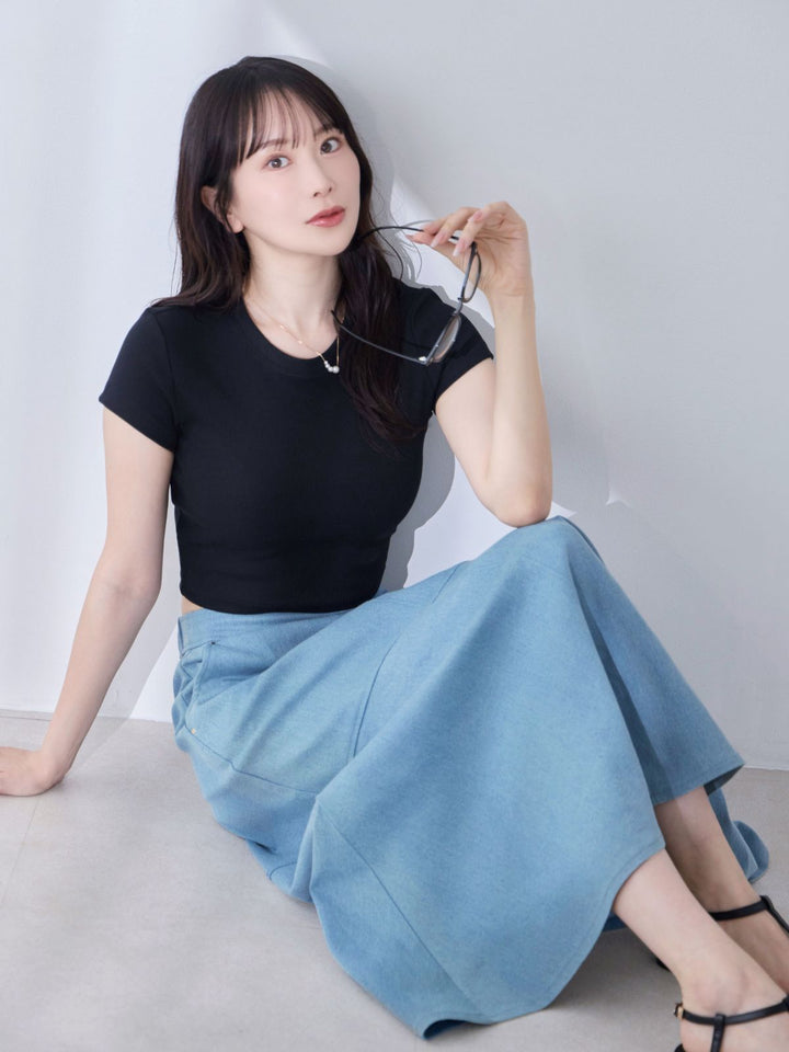 ストレッチデニムセミフレアスカート：ライトブルー│胸が大きな