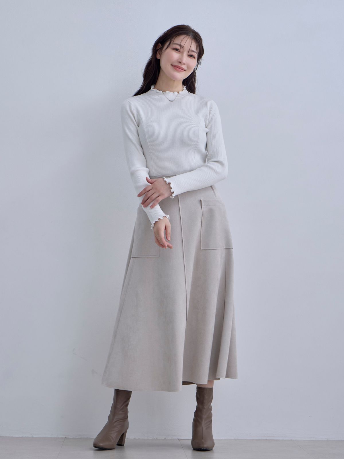 [12/11 22:00発売 期間限定 300円OFF]スエードライクフレアスカート：オフホワイト