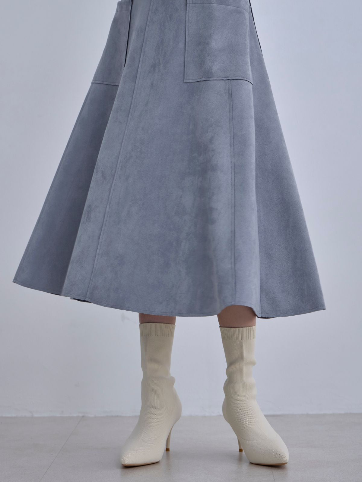 [12/11 22:00発売 期間限定 300円OFF]スエードライクフレアスカート：オフホワイト