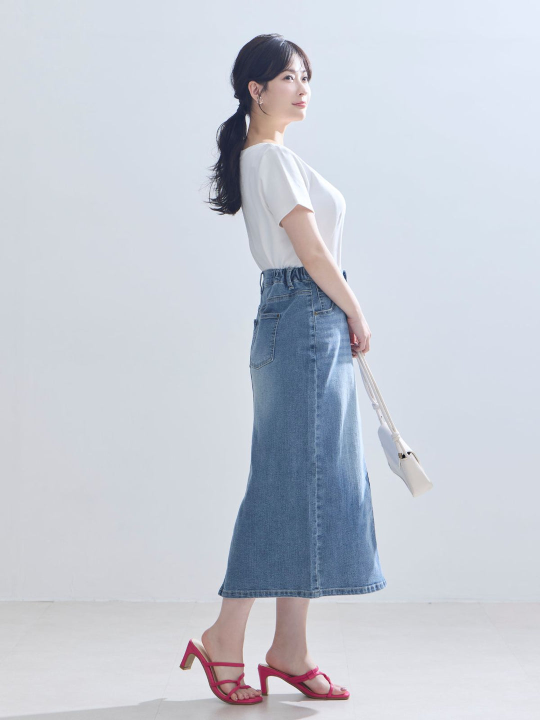 デニムセミタイトスカート：サックス│胸が大きな女性のための
