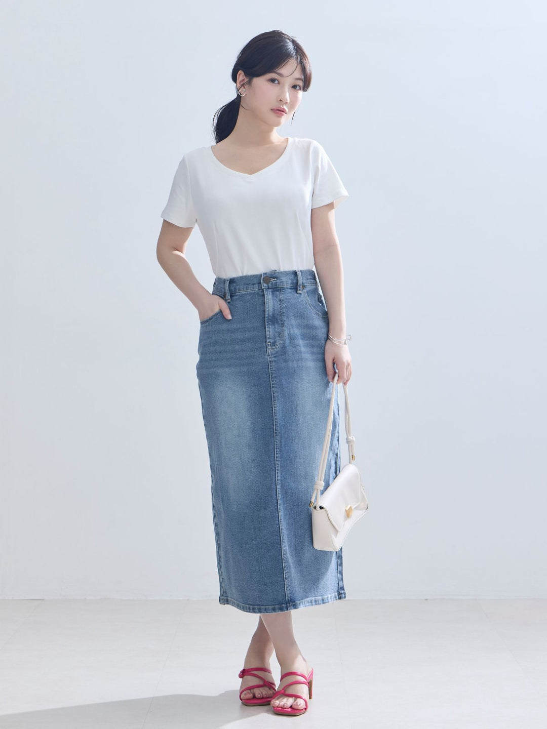 デニムセミタイトスカート：サックス│胸が大きな女性のための