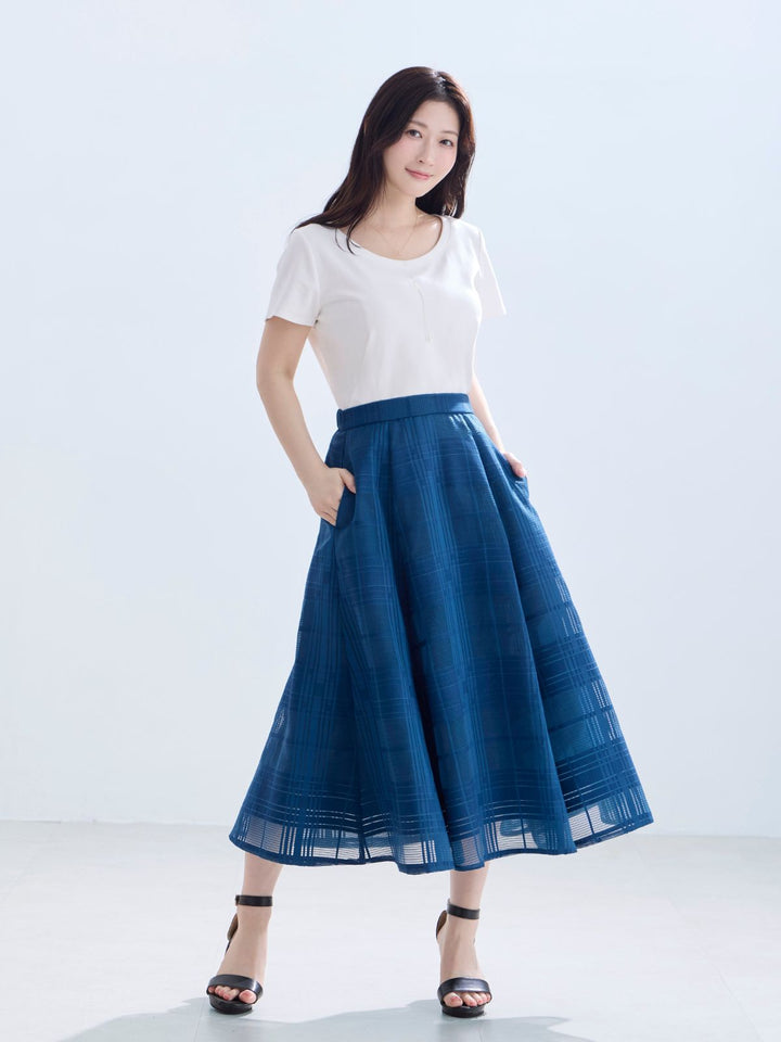 シアーチェックフレアスカート 26SS：ターコイズ│胸が大きな女性の