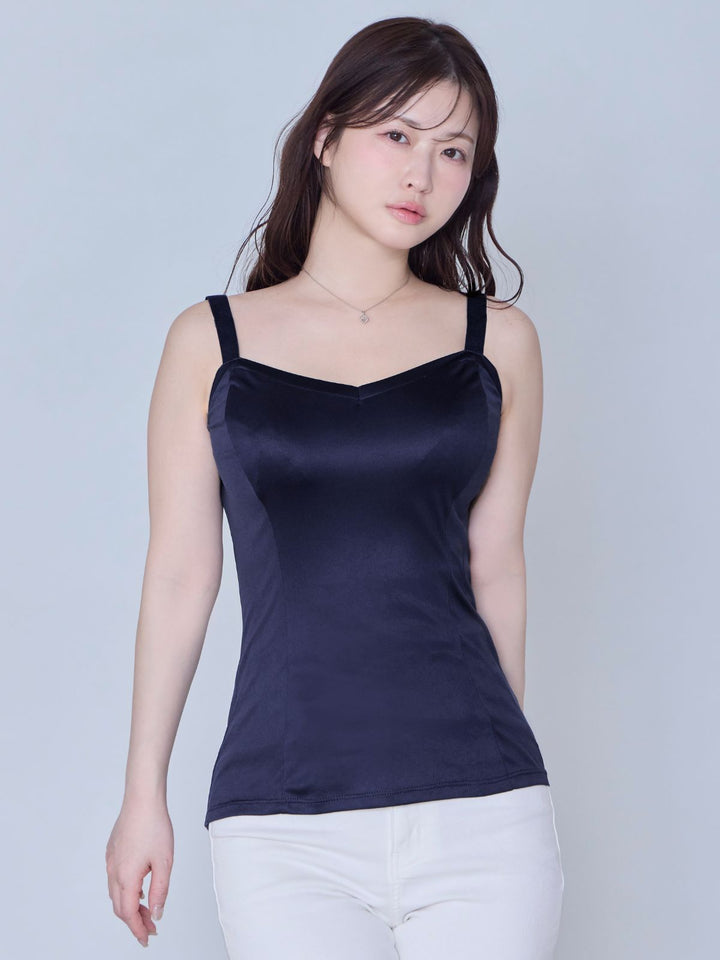 ブラ紐とまるキャミソール：ネイビー│胸が大きな女性のための
